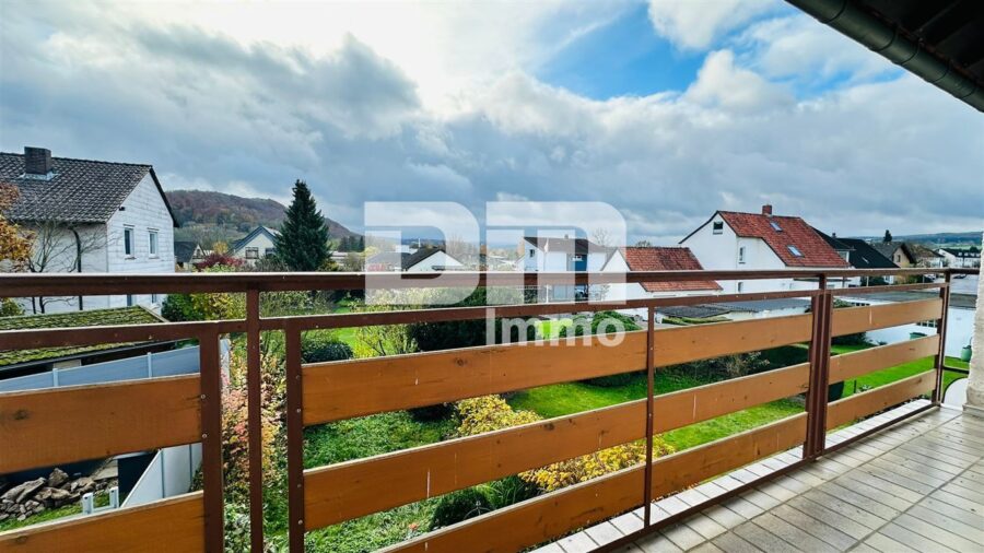 (R)eserviert!Gepflegtes Einfamilienhaus mit Terrasse, Balkon und schönem Gartenbereich - Balkon OG